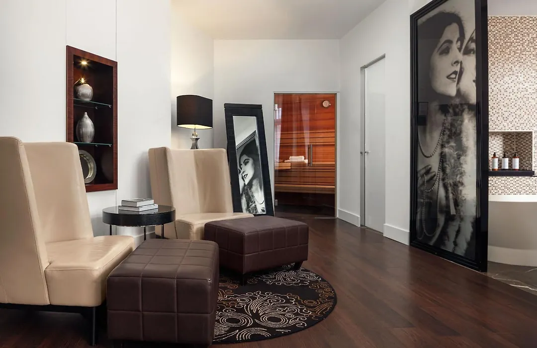 Roomers Berlin Steinplatz, Autograph Collection-1